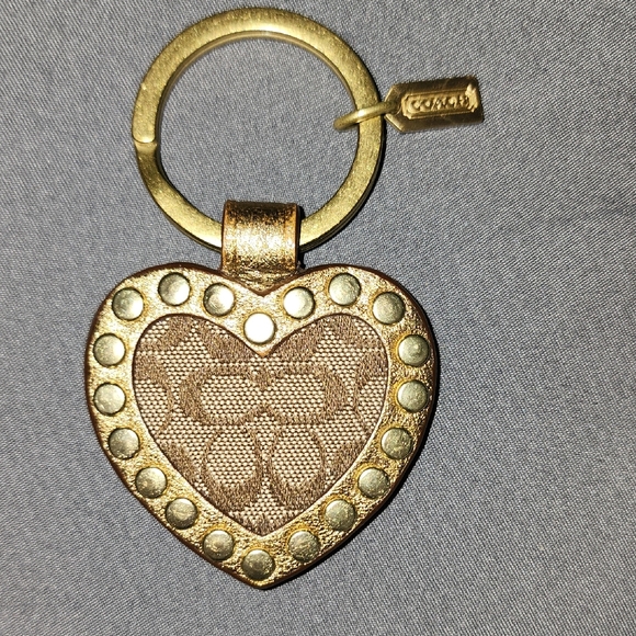 NWOT Coach Gold and Brown Keyring with Heart Design Signature C Print - Picture 1 of 8